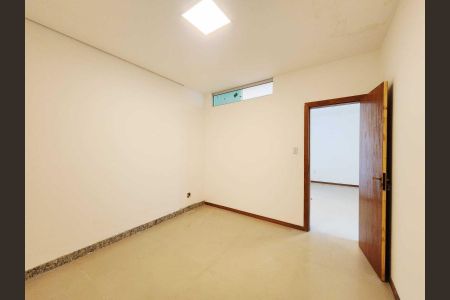 Quarto 2 de apartamento para alugar com 2 quartos, 90m² em Novo Riacho, Contagem
