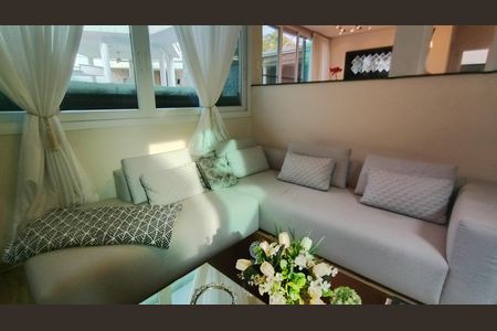 Sala de casa de condomínio para alugar com 4 quartos, 525m² em Jardim Residencial Suzano, Suzano