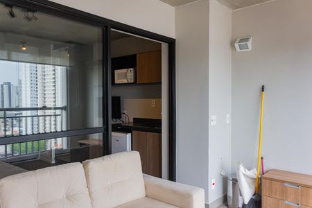 Varanda de kitnet/studio para alugar com 1 quarto, 33m² em Bom Retiro, São Paulo