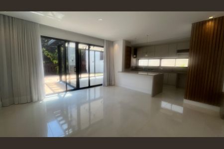 Sala de casa de condomínio à venda com 3 quartos, 210m² em Vila José Iório, Campinas