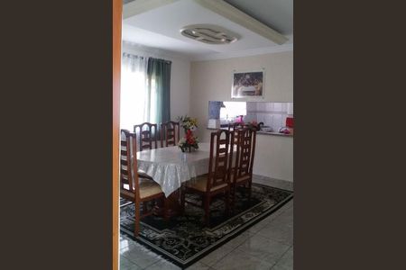 Casa à venda com 3 quartos, 210m² em Vila Progresso, Santo André