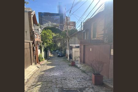 Casa à venda com 2 quartos, 130m² em Cerqueira César, São Paulo
