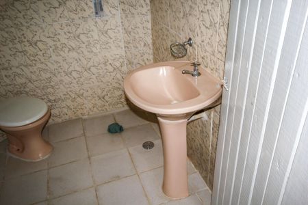 Banheiro Social de casa para alugar com 2 quartos, 65m² em Vila Clarice, São Paulo