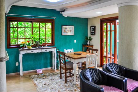 Sala de casa de condomínio à venda com 3 quartos, 215m² em Santa Tereza, Porto Alegre