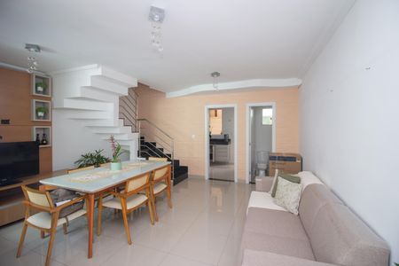Sala de casa à venda com 3 quartos, 160m² em Cabral, Contagem