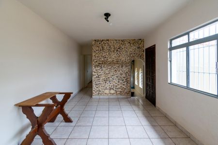 Sala de casa à venda com 4 quartos, 200m² em Conjunto Residencial Jardim Canaa, São Paulo