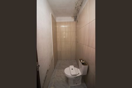 Banheiro da Suíte de casa de condomínio à venda com 1 quarto, 36m² em Cristal, Porto Alegre