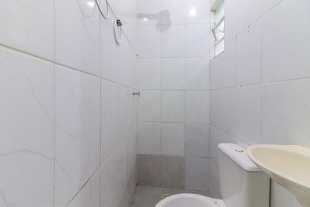 Banheiro de casa para alugar com 1 quarto, 70m² em Jardim Maria Luiza, São Paulo