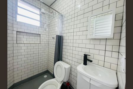 Banheiro de kitnet/studio para alugar com 1 quarto, 22m² em Vila Operária, Guarulhos