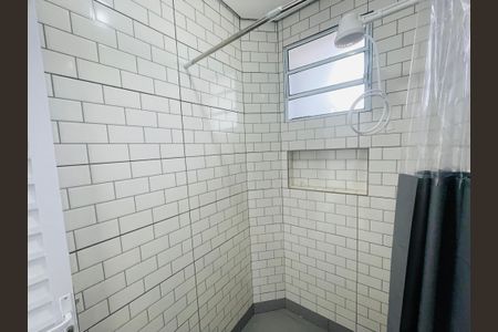 Banheiro de kitnet/studio para alugar com 1 quarto, 22m² em Vila Operária, Guarulhos