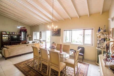 Sala de casa de condomínio à venda com 3 quartos, 333m² em Alphaville, Santana de Parnaíba