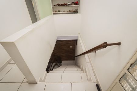 Escada de casa à venda com 3 quartos, 166m² em Jardim Maria Duarte, São Paulo