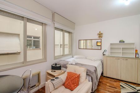 Studio de kitnet/studio à venda com 1 quarto, 40m² em Santa Cecília, Porto Alegre