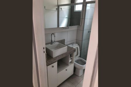 Banheiro de apartamento à venda com 2 quartos, 60m² em Planalto, Belo Horizonte
