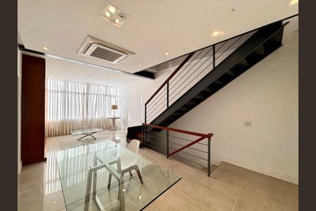 Sala de casa à venda com 3 quartos, 180m² em Copacabana, Rio de Janeiro
