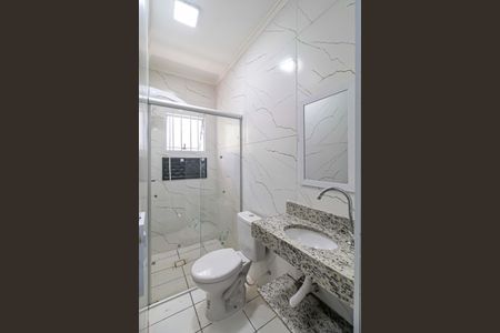 Banheiro de kitnet/studio para alugar com 1 quarto, 15m² em Vila Morse, São Paulo