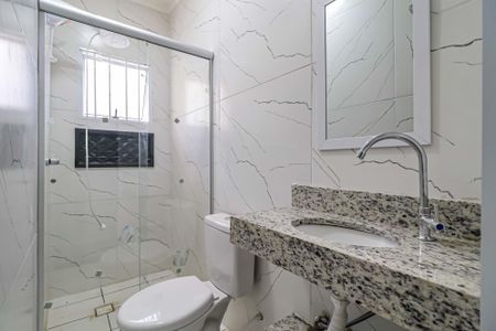 Banheiro de kitnet/studio para alugar com 1 quarto, 15m² em Vila Morse, São Paulo