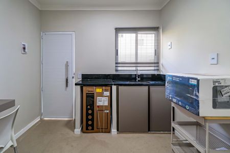 Studio de kitnet/studio para alugar com 1 quarto, 15m² em Vila Morse, São Paulo