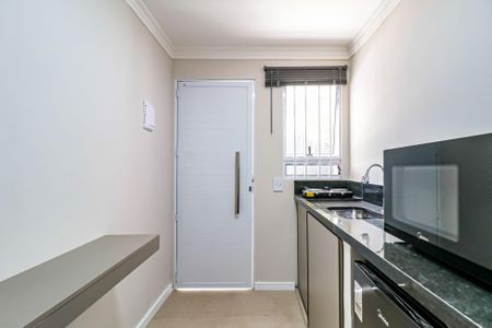Sala/Cozinha de casa para alugar com 1 quarto, 20m² em Vila Morse, São Paulo