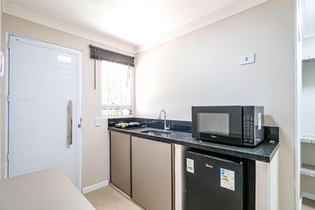 Sala/Cozinha de casa para alugar com 1 quarto, 20m² em Vila Morse, São Paulo