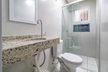 Banheiro de kitnet/studio para alugar com 1 quarto, 20m² em Vila Morse, São Paulo