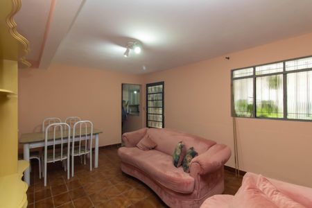 Sala de casa para alugar com 5 quartos, 260m² em Parque Guarani, São Paulo