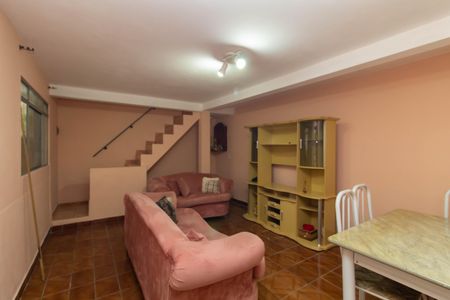 Sala de casa para alugar com 5 quartos, 260m² em Parque Guarani, São Paulo