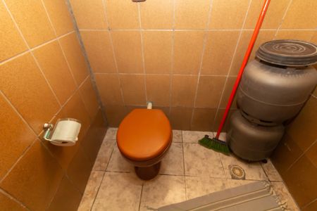 Lavabo de casa para alugar com 5 quartos, 260m² em Parque Guarani, São Paulo