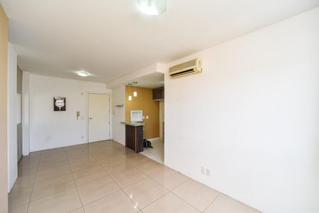Sala de apartamento à venda com 2 quartos, 60m² em São Sebastião, Porto Alegre