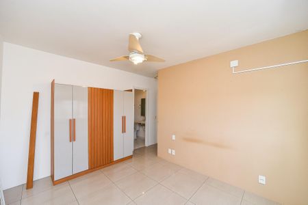 Suíte de apartamento à venda com 2 quartos, 60m² em São Sebastião, Porto Alegre
