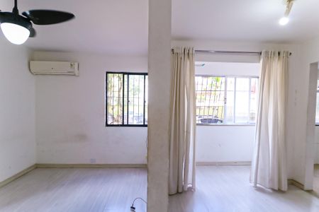 Sala de apartamento para alugar com 2 quartos, 61m² em Inhaúma, Rio de Janeiro