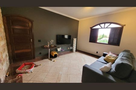 Casa à venda com 4 quartos, 193m² em Nova Gameleira, Belo Horizonte