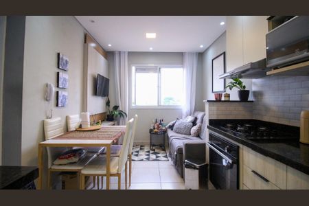 Sala/Cozinha de apartamento à venda com 2 quartos, 32m² em Jardim Planalto, São Paulo