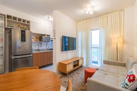 Sala de apartamento à venda com 3 quartos, 69m² em Jardim Timbauhy, Barueri