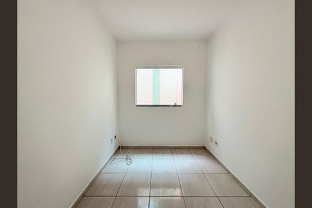 Quarto 1 de casa para alugar com 2 quartos, 80m² em Parque Gerassi, Santo André