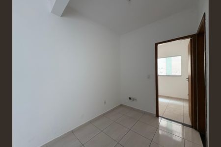 Sala de casa para alugar com 2 quartos, 80m² em Parque Gerassi, Santo André