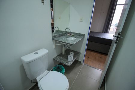 Banheiro de kitnet/studio para alugar com 1 quarto, 24m² em Belenzinho, São Paulo