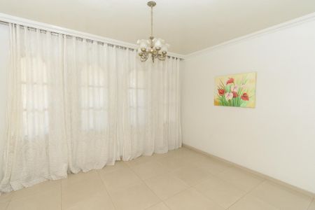 Sala de casa para alugar com 3 quartos, 250m² em Industrial, Contagem