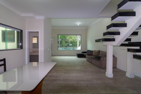 Sala de casa para alugar com 3 quartos, 220m² em Jardim Avelino, São Paulo