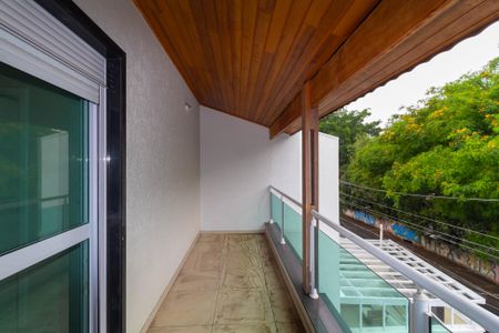 Sacada de casa para alugar com 3 quartos, 220m² em Jardim Avelino, São Paulo