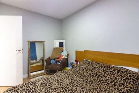 Quarto 2 de apartamento para alugar com 2 quartos, 42m² em Jardim Boa Vista, Osasco