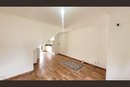 Sala de casa de condomínio à venda com 2 quartos, 75m² em Vila Costa E Silva, Campinas