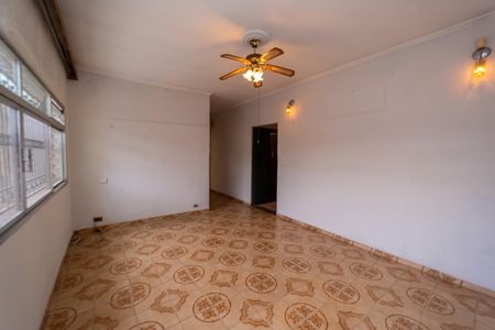 Sala de casa à venda com 3 quartos, 250m² em Vila Araguaia, São Paulo