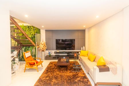 Sala de casa para alugar com 4 quartos, 600m² em Vila Valqueire, Rio de Janeiro