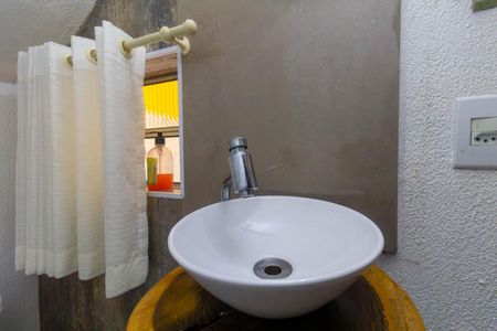 Lavabo de casa à venda com 3 quartos, 150m² em Vila Esperança, São Paulo
