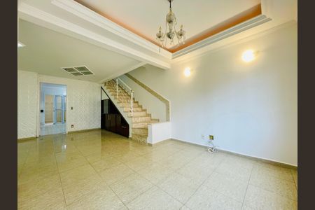 Sala de casa de condomínio para alugar com 3 quartos, 210m² em Ponte Grande, Guarulhos