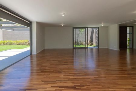 Foto 15 de casa à venda com 5 quartos, 370m² em Alto de Pinheiros, São Paulo