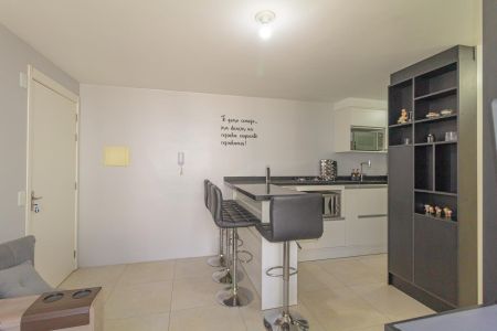 Sala de apartamento à venda com 2 quartos, 52m² em Olaria, Canoas