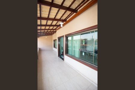 Varanda da Sala de casa para alugar com 5 quartos, 700m² em Chácara Contagem, Contagem