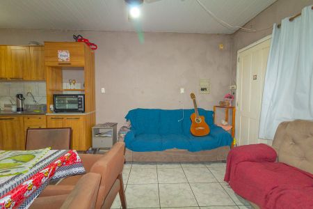 Sala de casa de condomínio à venda com 2 quartos, 78m² em Niterói, Canoas